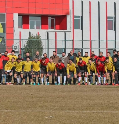 Çiftelerspor’umuz hazırlık maçını Anadolu’nun Yıldızı Eskişehirspor ile oynadı.