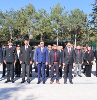 29 Ekim Cumhuriyet Bayramımızın 99. Yıl dönümünde Çelenk Sunma Törenini İlçe protokol üyelerimizin katılımıyla gerçekleştirdik.