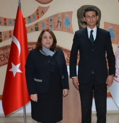 Belediye Başkanımız Sayın Kadir BIYIK, Eskişehir İl Milli Eğitim Müdürü Sayın Pervin TÖRE Hanımefiyi ziyaret etti.